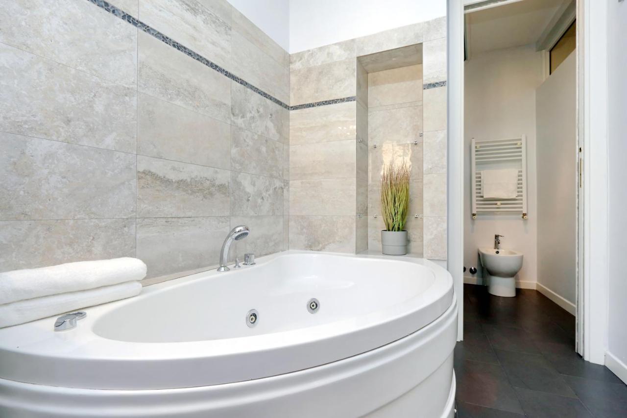 Monti Charming Apartment - Rome Short Let Service Exterior photo